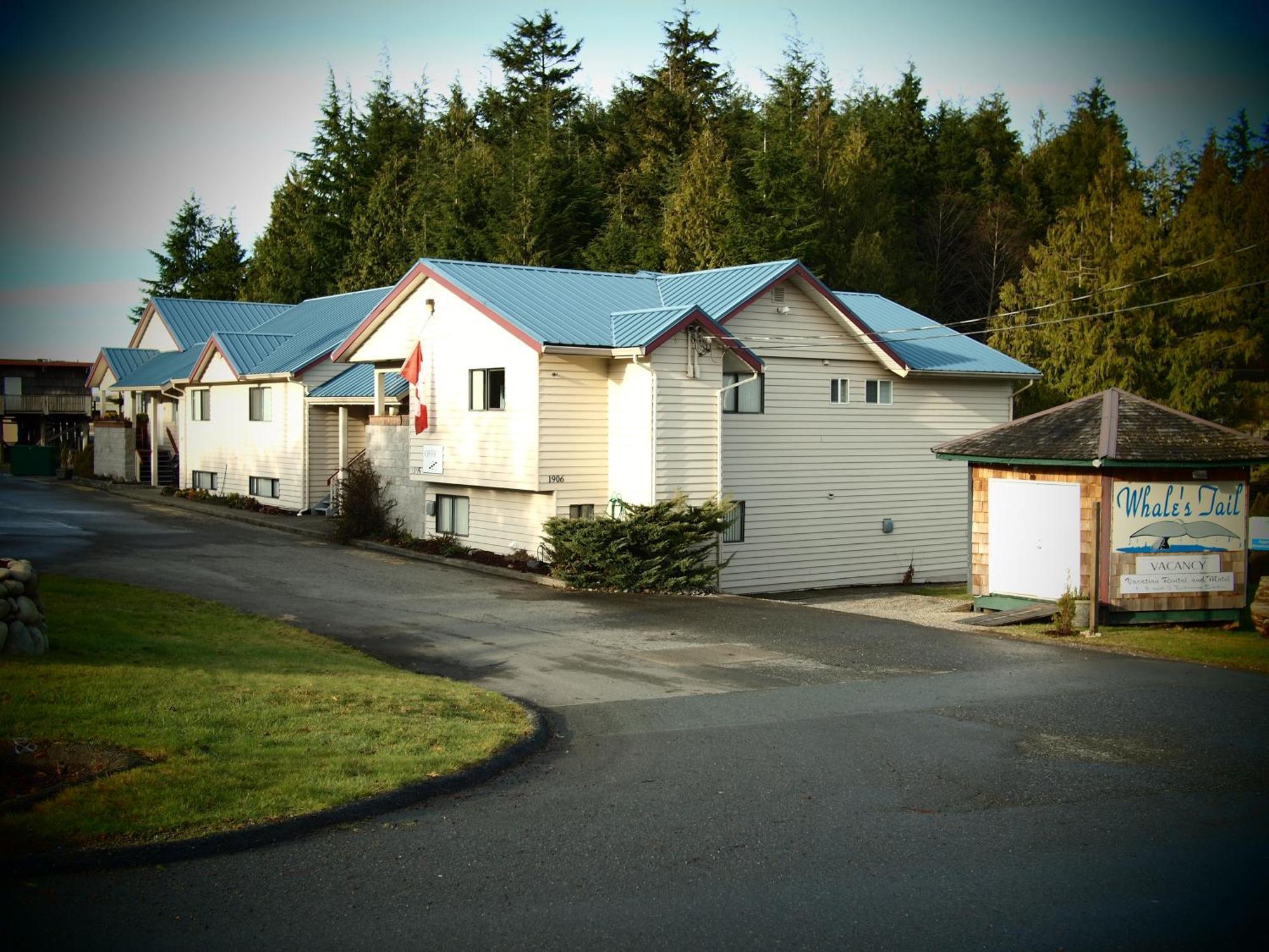 Whale'S Tail Guest Suites Ucluelet Exterior photo